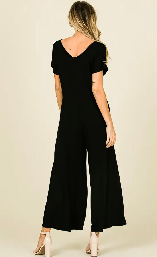 Fashion short sleeve solid black jumpsuit with pockets